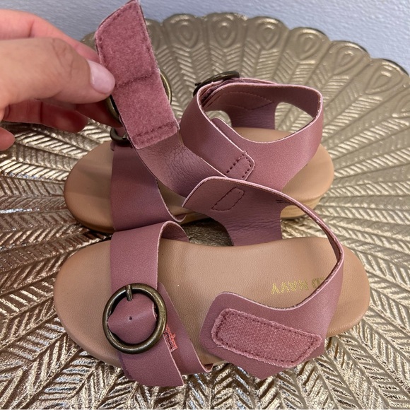 Faux-Leather Clog Sandals for
Toddler Girl SIZE 6 - Picture 13 of 17